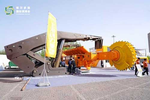 上海創力(li)集(ji)團(tuán)參展(zhan)第十八屆鄂爾多(duo)斯國(guo)際(ji)煤博會取得圓滿成(cheng)功(圖9)