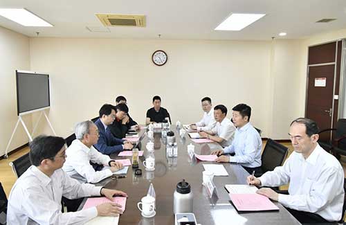 上海創力(li)集(ji)團(tuán)創始人(ren)石華輝一(yi)行赴冀中(zhong)能(néng)源集(ji)團(tuán)走(zou)訪交流(圖1) 上海創力(li)集(ji)團(tuán)創始人(ren)石華輝一(yi)行赴冀中(zhong)能(néng)源集(ji)團(tuán)走(zou)訪交流(圖1)