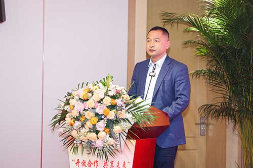 青浦區(qu)政府孫茂.jpg 青浦區(qu)政府孫茂.jpg