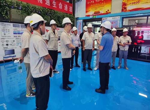 圖片2.jpg 上海創力(li)集(ji)團(tuán)赴神東煤炭集(ji)團(tuán)設(shè)備(bei)維(wei)修中(zhong)心考察學(xué)習(圖2)